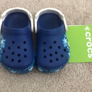 *BRAND NEW WITH TAGS LIGHT UP FROZEN TODDLER CROCS